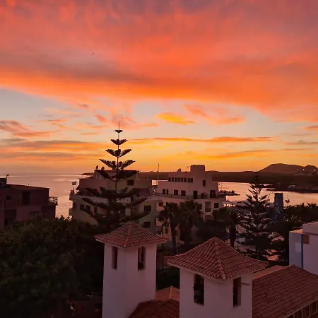 Lovely Studia In Con Nice Sea View * 라스 가예타스